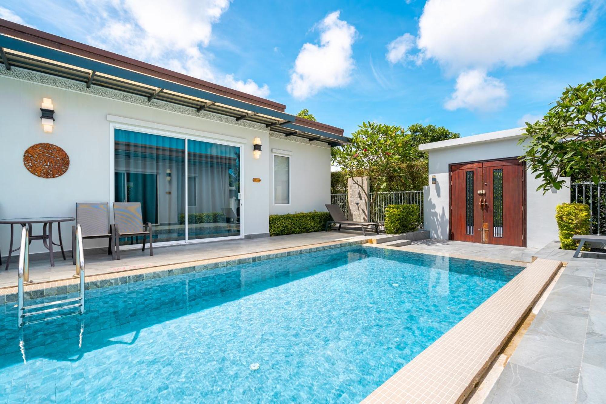 Phuket La Siesta Pool Villas & Pool Access Rooms Nai Harn Exterior photo